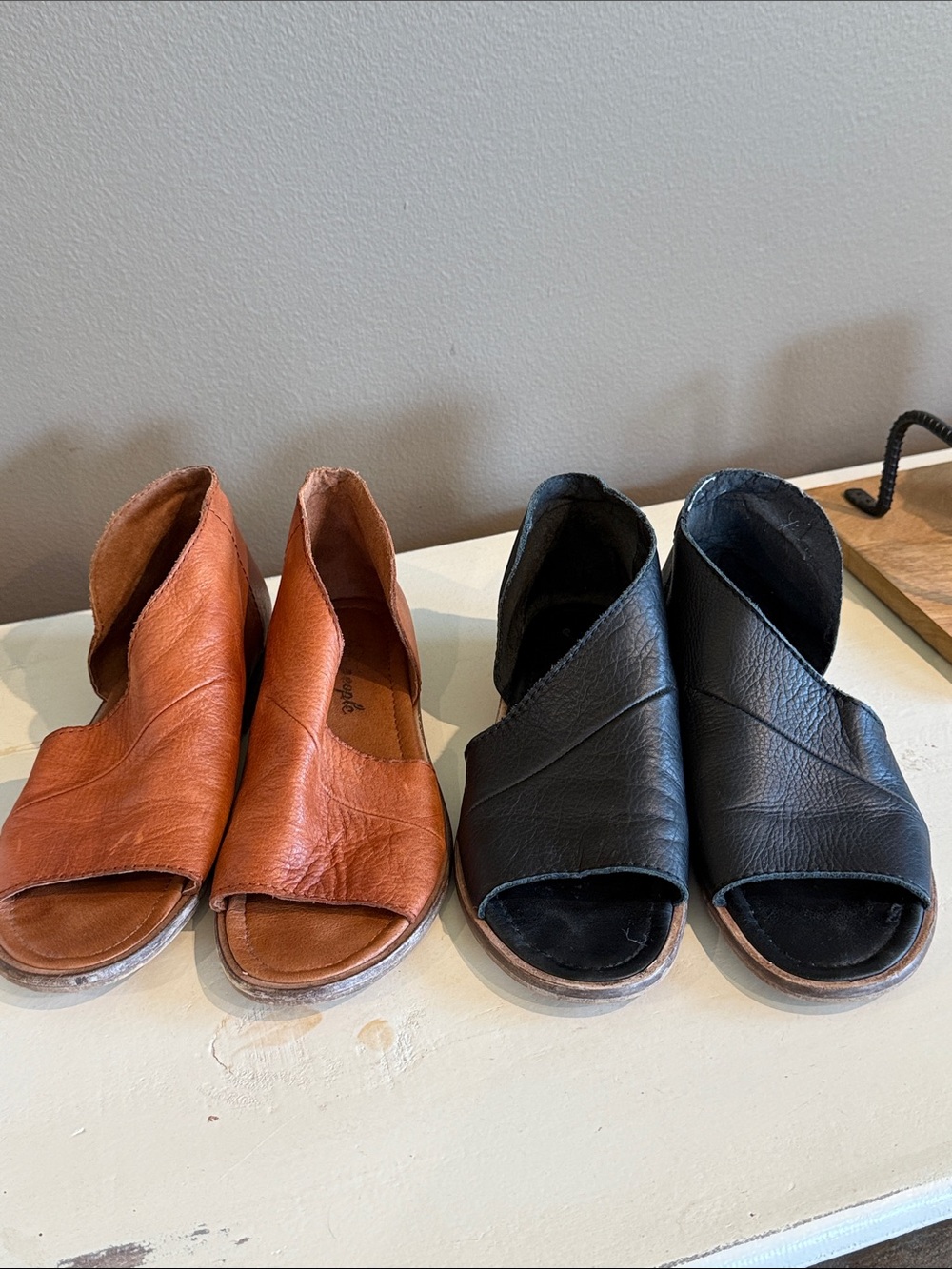 FREE PEOPLE 2 Pair Open-Toe Leather Sandals Black & Brown 7 Boho Minimalist